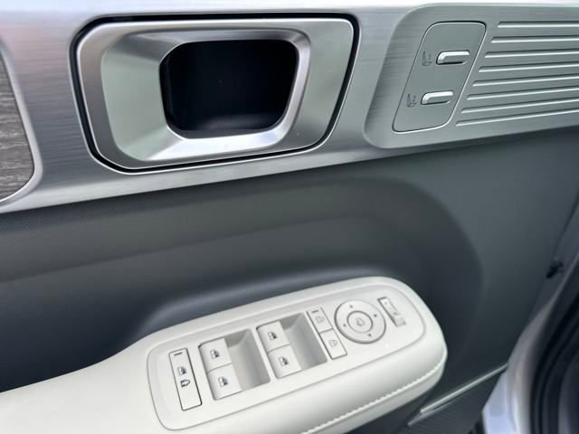 Used 2024 Hyundai Santa Fe Calligraphy image 11