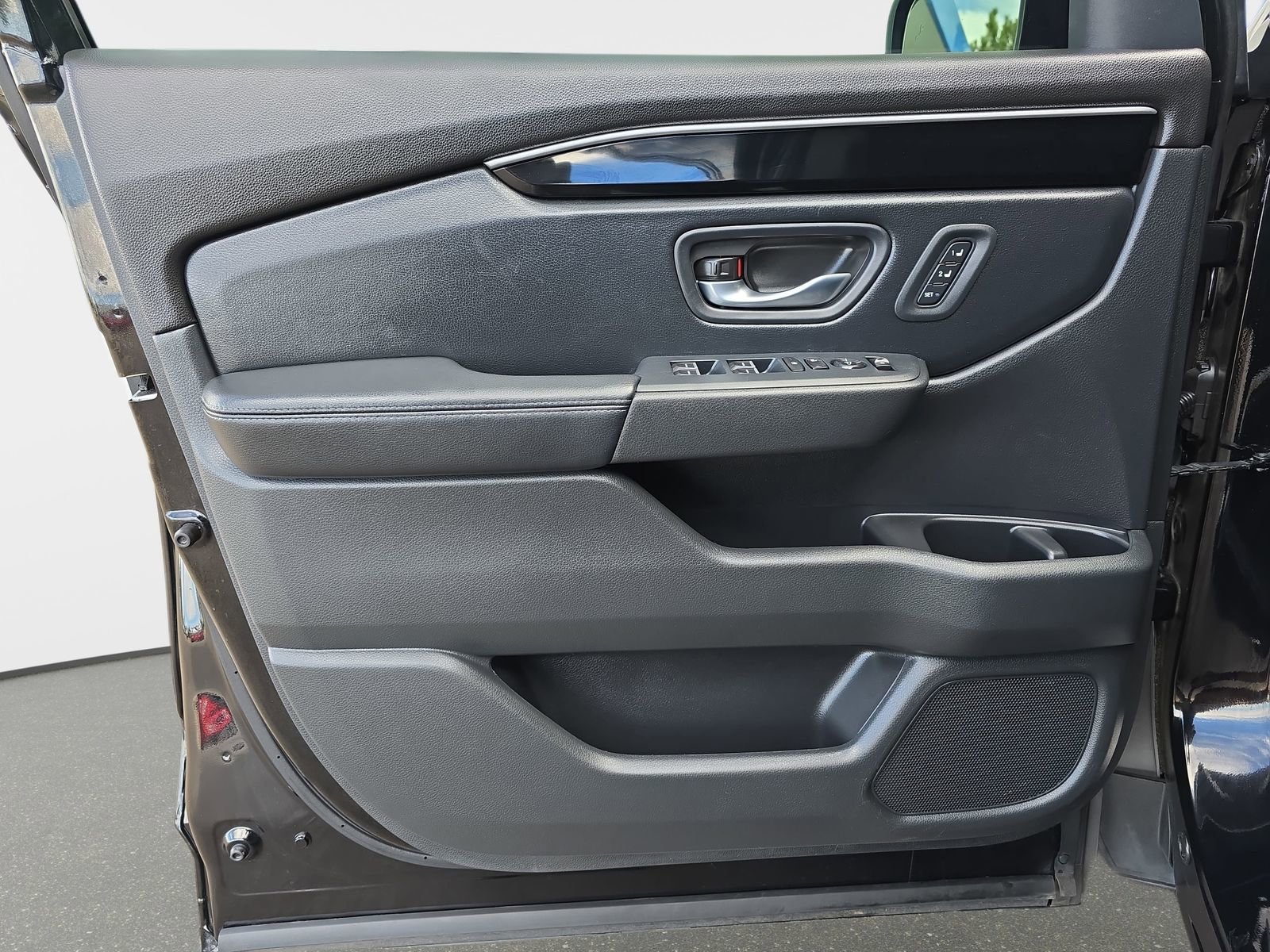 Certified 2025 Honda Pilot Touring image 26