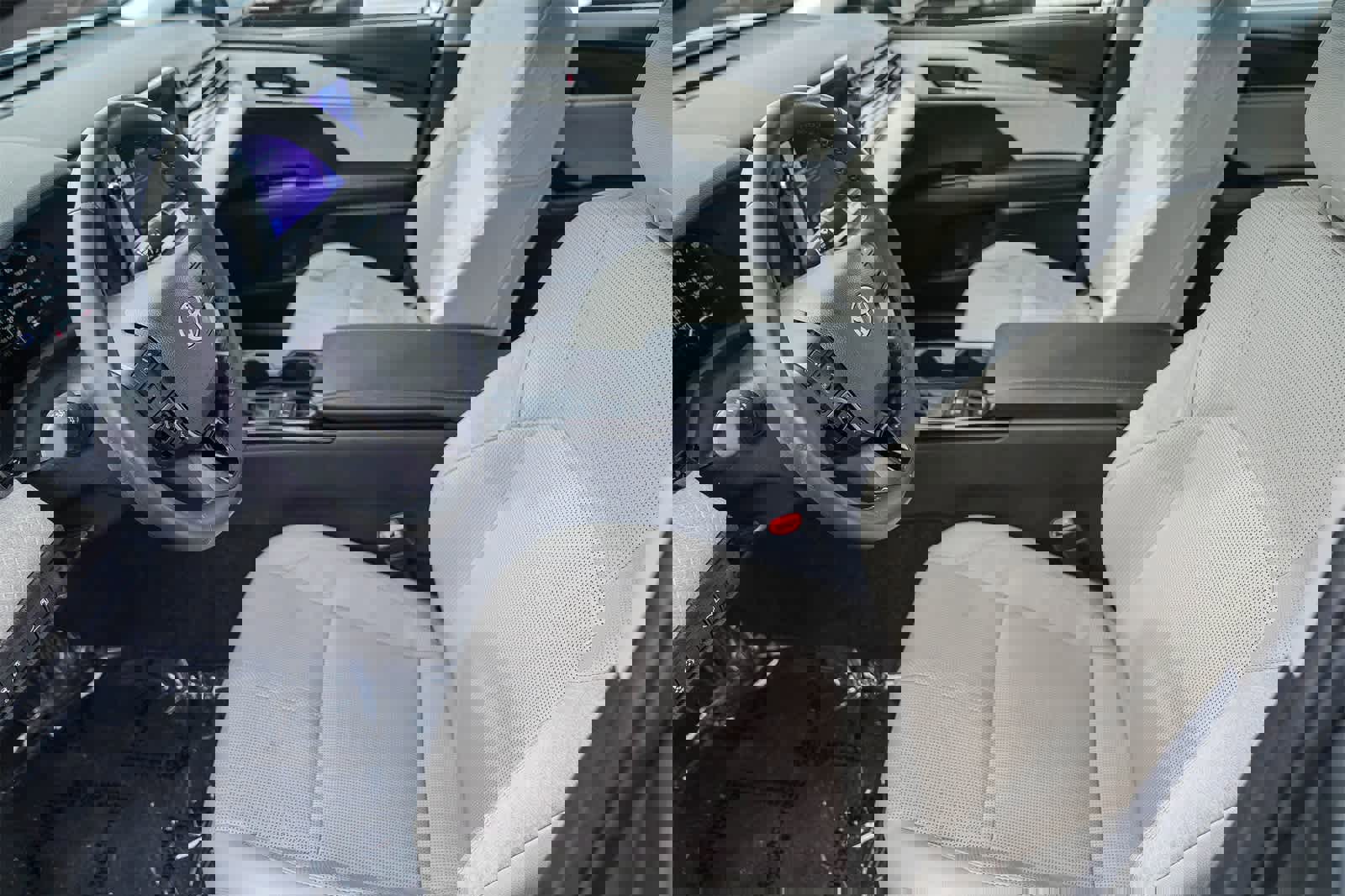 Used 2025 Toyota Camry XLE image 14