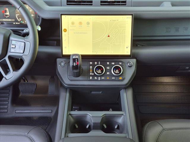 New 2026 Land Rover Defender 130 X-Dynamic SE AWD/4WD image 11