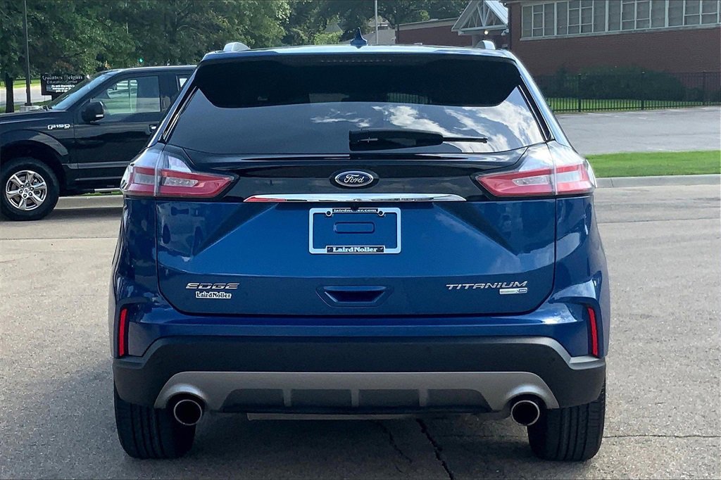 Used 2020 Ford Edge Titanium image 4
