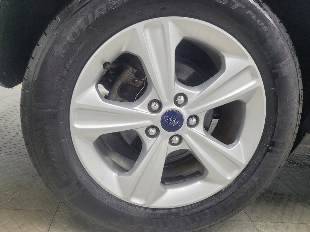 Used 2015 Ford Escape SE image 31