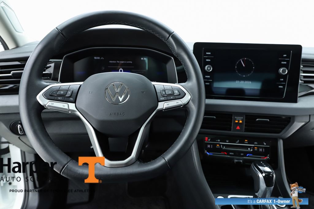 Used 2025 Volkswagen Jetta SE w/ Sunroof Package image 20