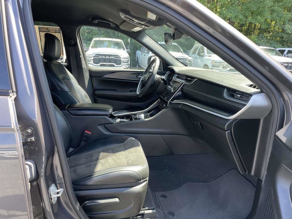 Certified 2023 Jeep Grand Cherokee L Laredo AWD/4WD image 14