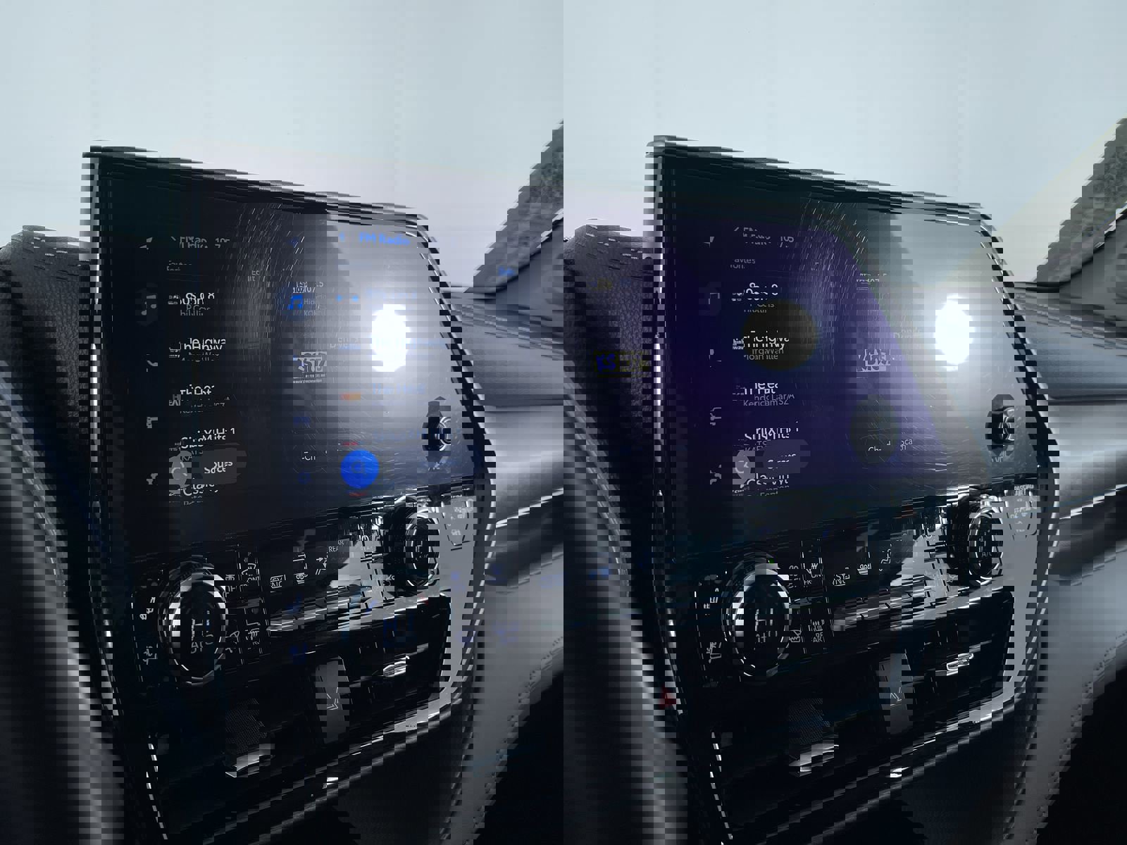 Used 2023 Toyota Highlander Limited image 18