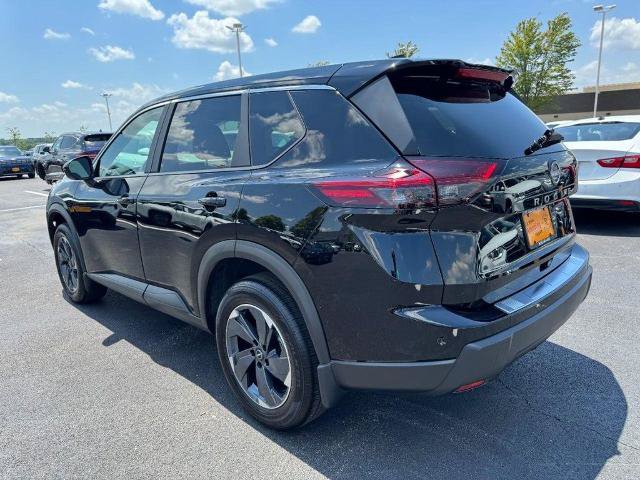 Certified 2026 Nissan Rogue SV FWD image 5