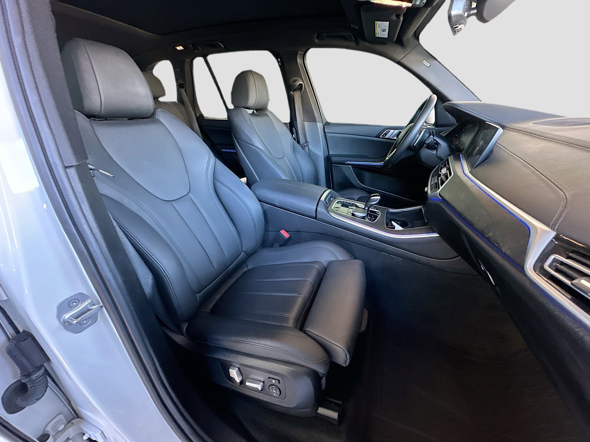 Used 2022 BMW X5 xDrive40i w/ Climate Comfort Package image 30