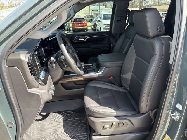 Used 2025 Chevrolet Silverado 1500 LT Trail Boss w/ LT Trail Boss Premium Package AWD/4WD image 13