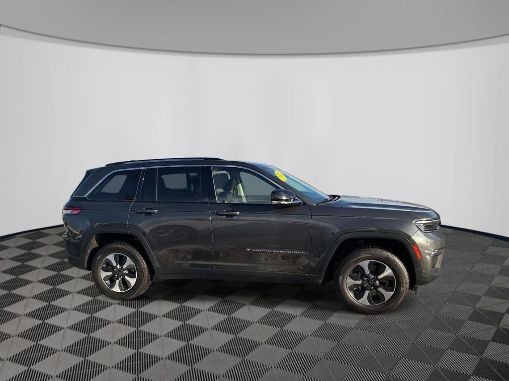 Used 2023 Jeep Grand Cherokee 4WD 4xe w/ Luxury Tech Group II image 8