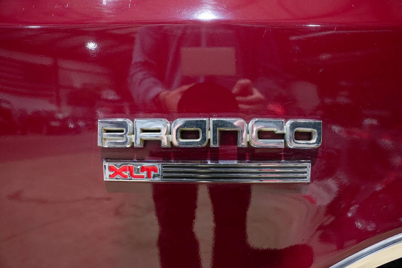 Used 1990 Ford Bronco XLT 2dr 4WD SUV image 36