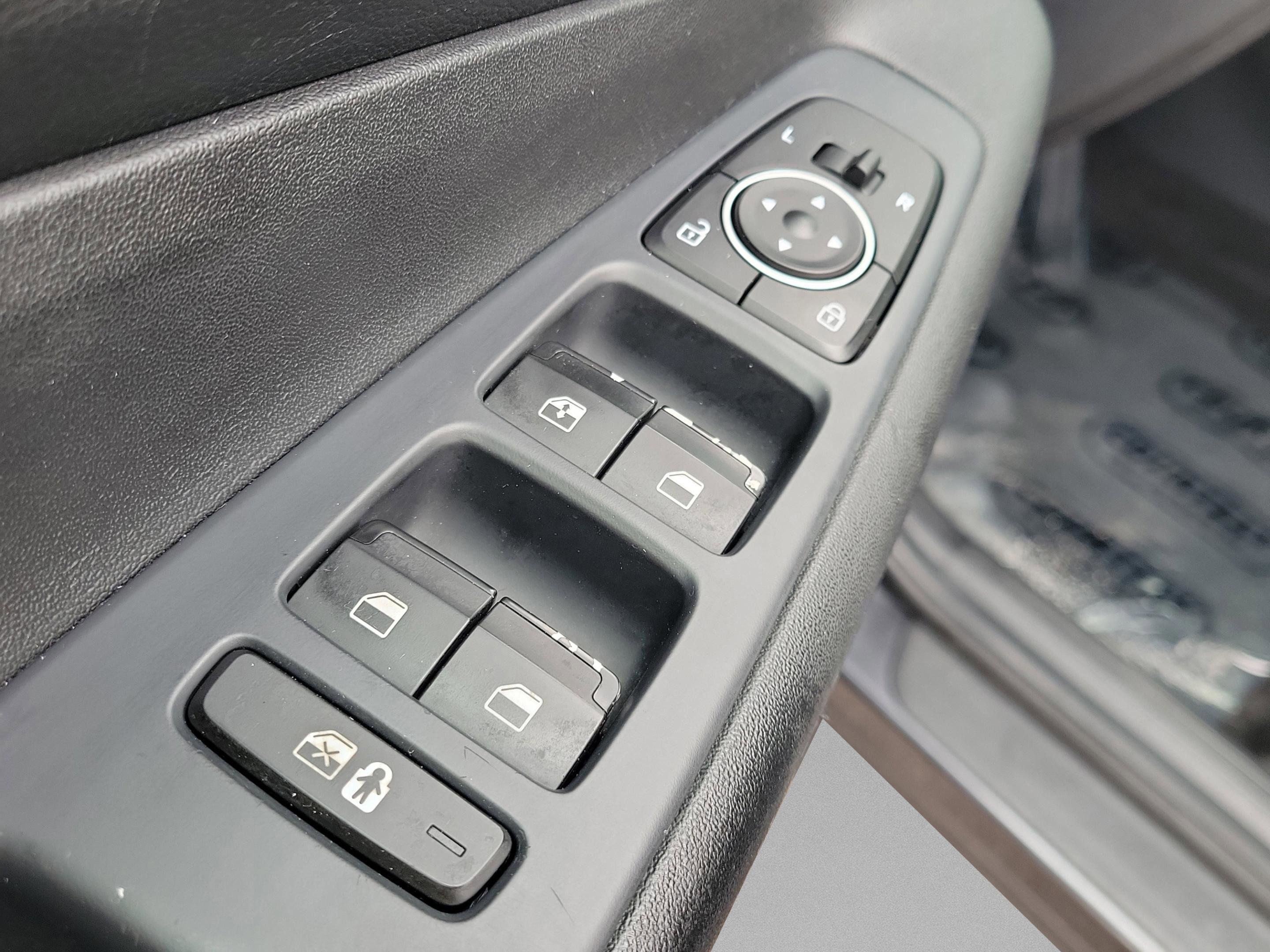 Certified 2023 Hyundai Santa Fe SE image 18