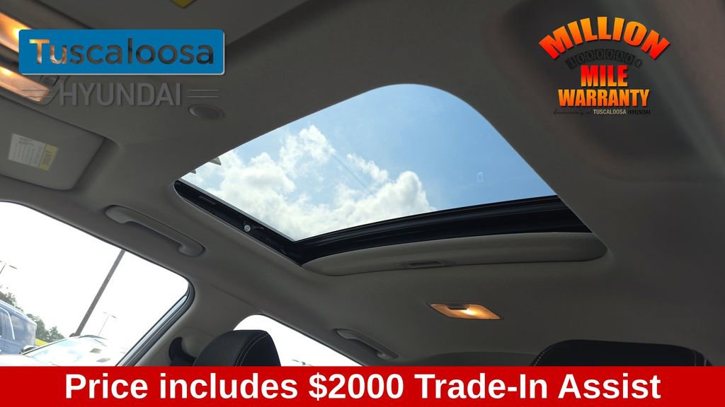 Used 2024 Hyundai Venue SEL image 24