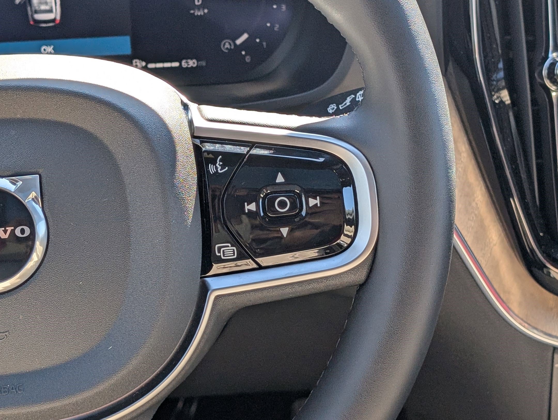 New 2026 Volvo XC60 B5 Plus w/ Protection Package Premier image 17