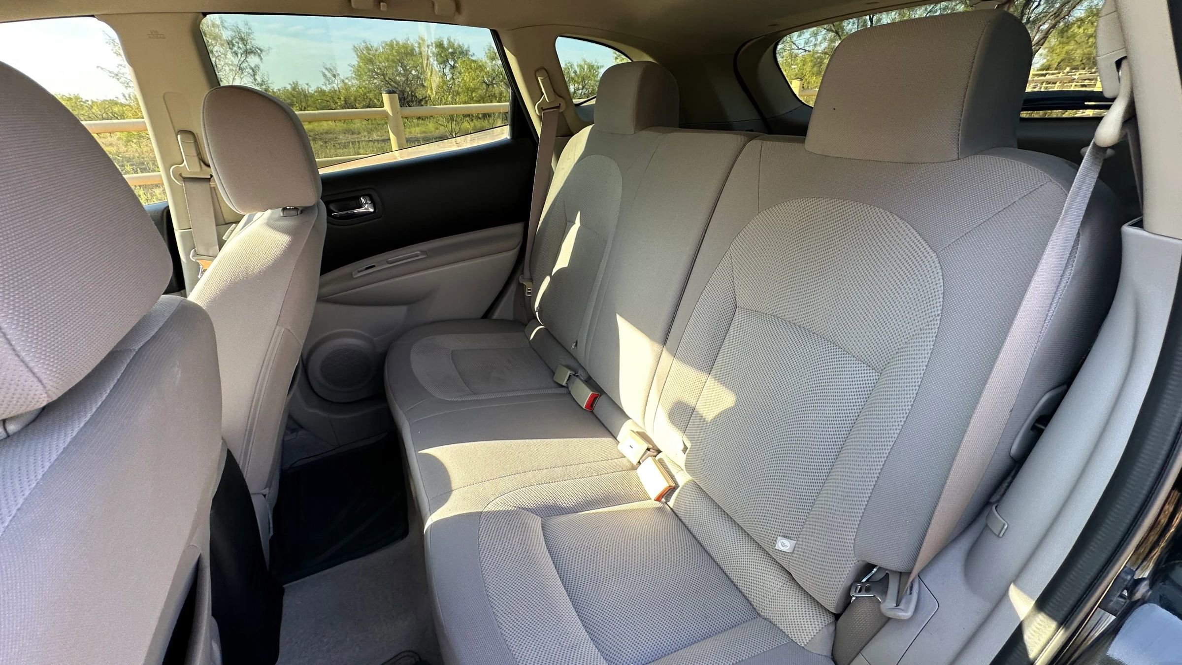 Used 2011 Nissan Rogue S image 29