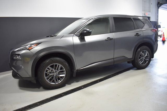 Used 2021 Nissan Rogue S image 2
