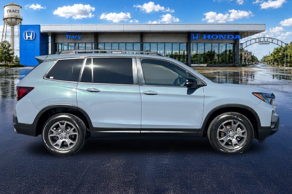 Certified 2024 Honda Passport TrailSport image 4