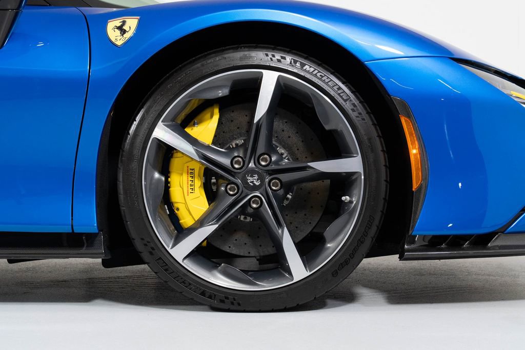 Used 2022 Ferrari SF90 Spider image 23