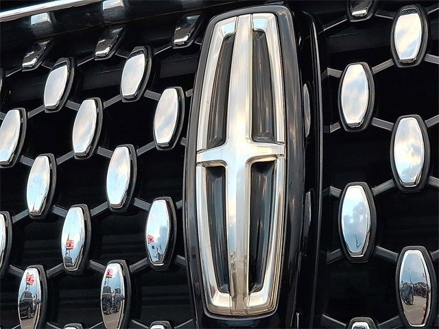 Used 2022 Lincoln Aviator Black Label w/ Class IV Trailer Tow Package image 33