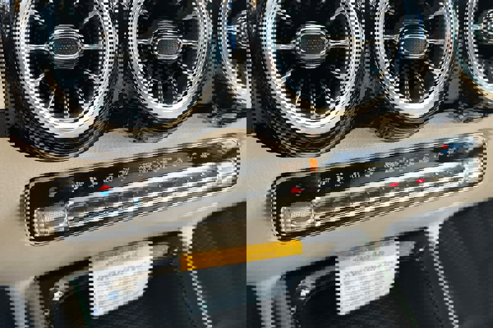 New 2025 Mercedes-Benz GLB 250 4MATIC image 19