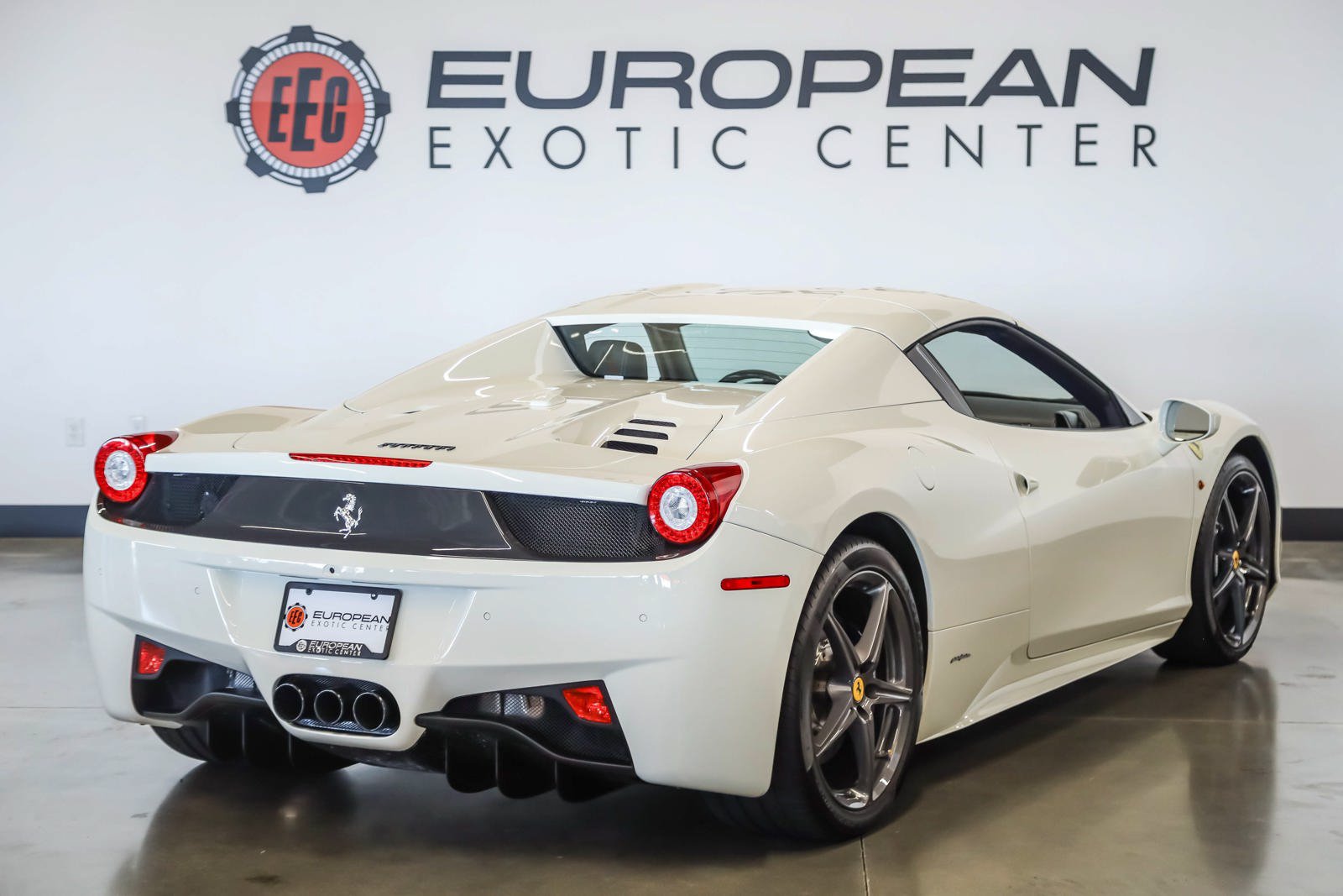 Used 2015 Ferrari 458 Spider RWD image 14