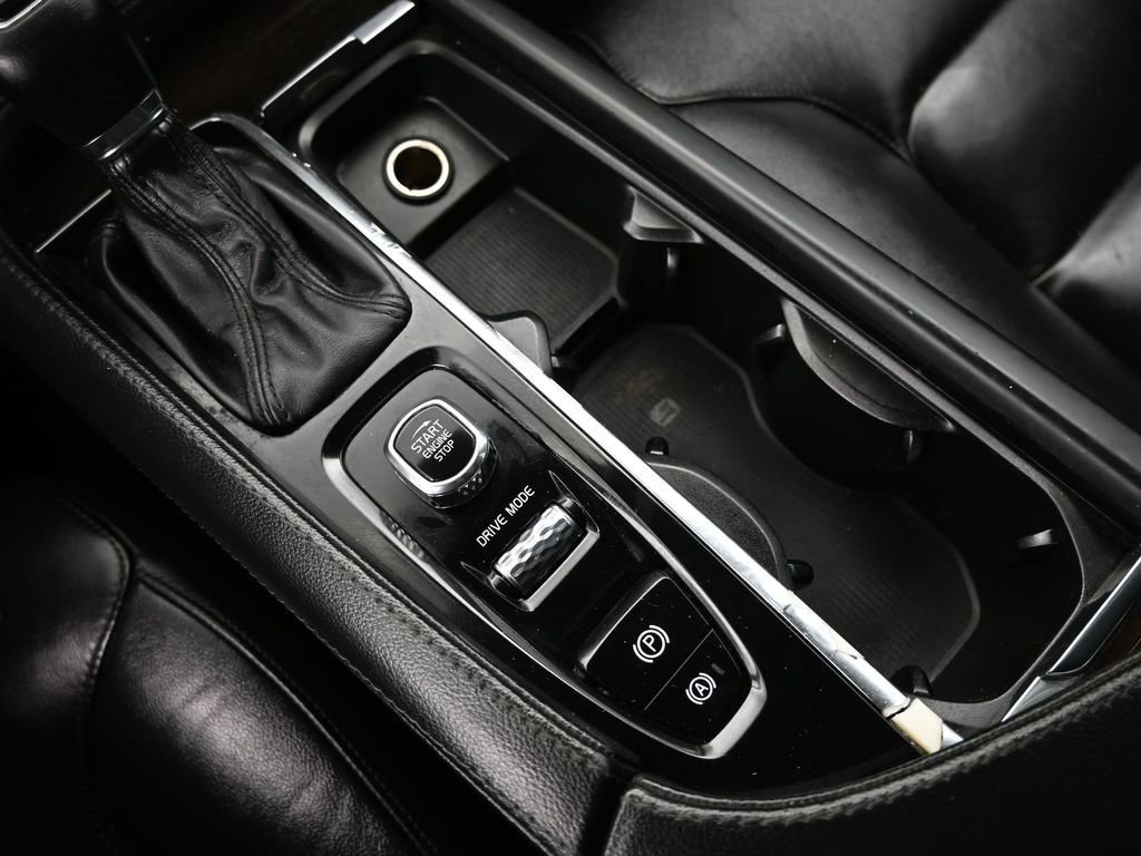 Used 2019 Volvo XC90 T5 Momentum image 19