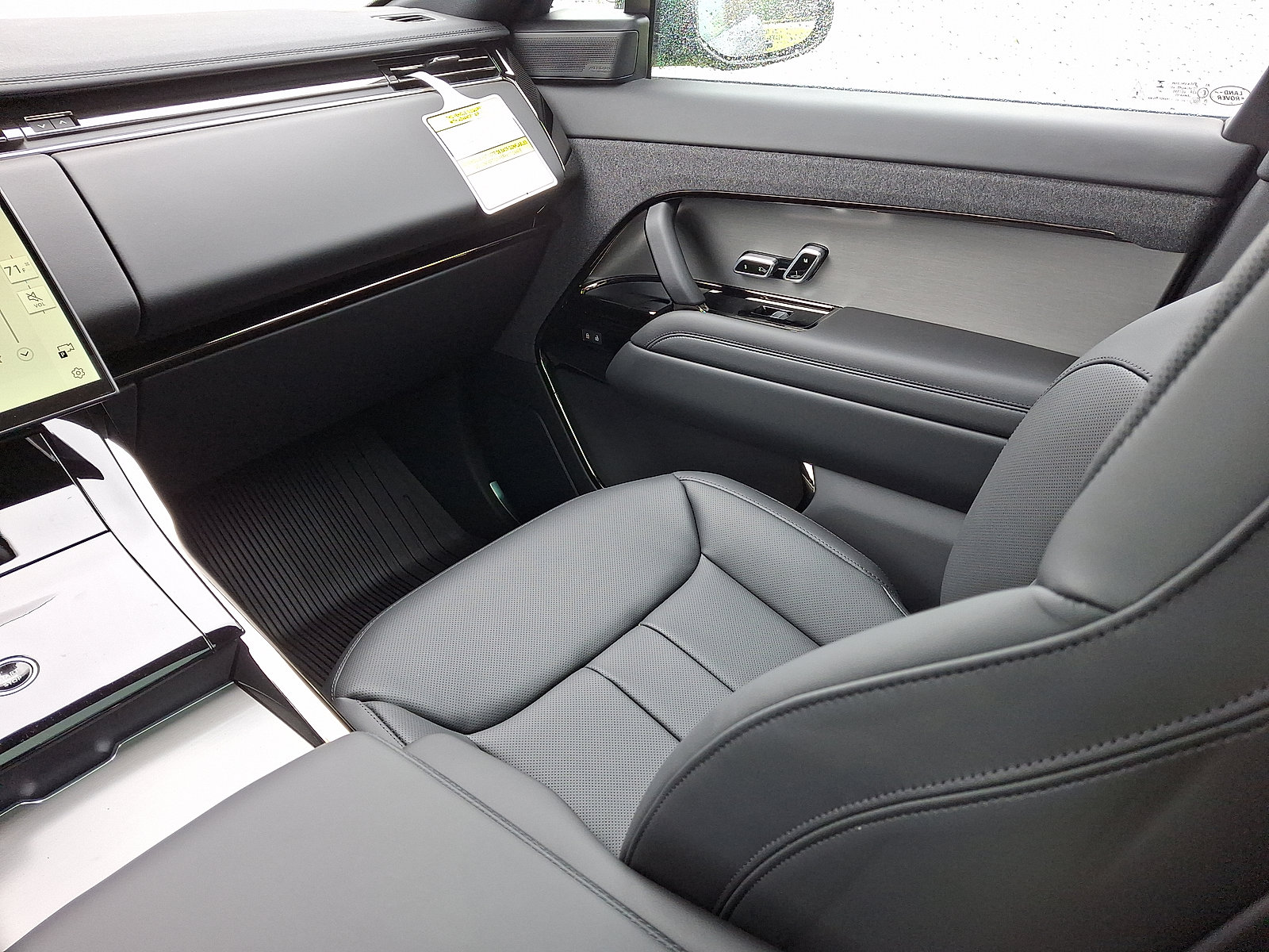 Certified 2025 Land Rover Range Rover Sport Dynamic SE image 14