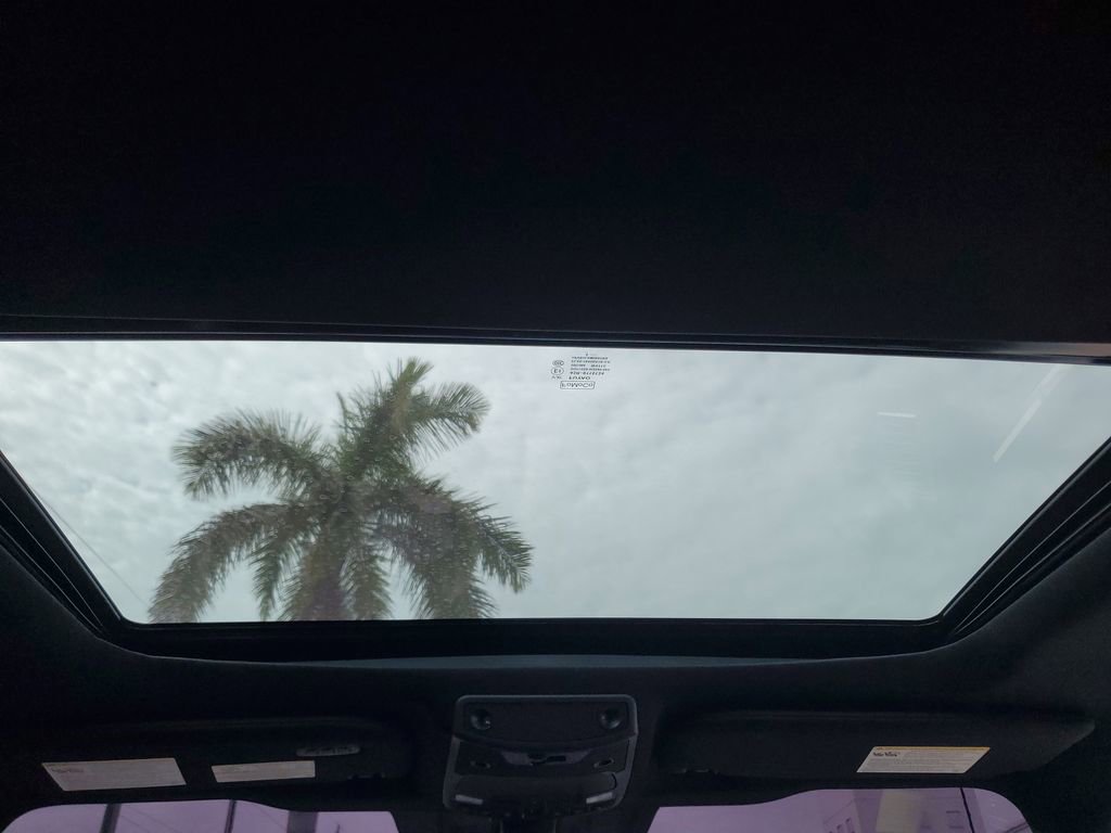 Used 2017 Ford F150 Platinum w/ Equipment Group 701A Luxury AWD/4WD image 17