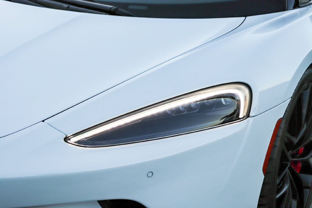 Used 2022 McLaren GT RWD image 4