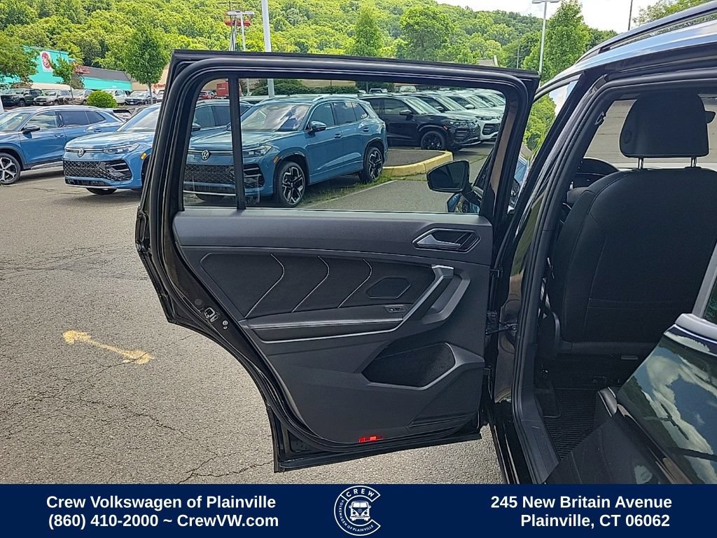 Certified 2024 Volkswagen Tiguan SE R-Line AWD/4WD image 46
