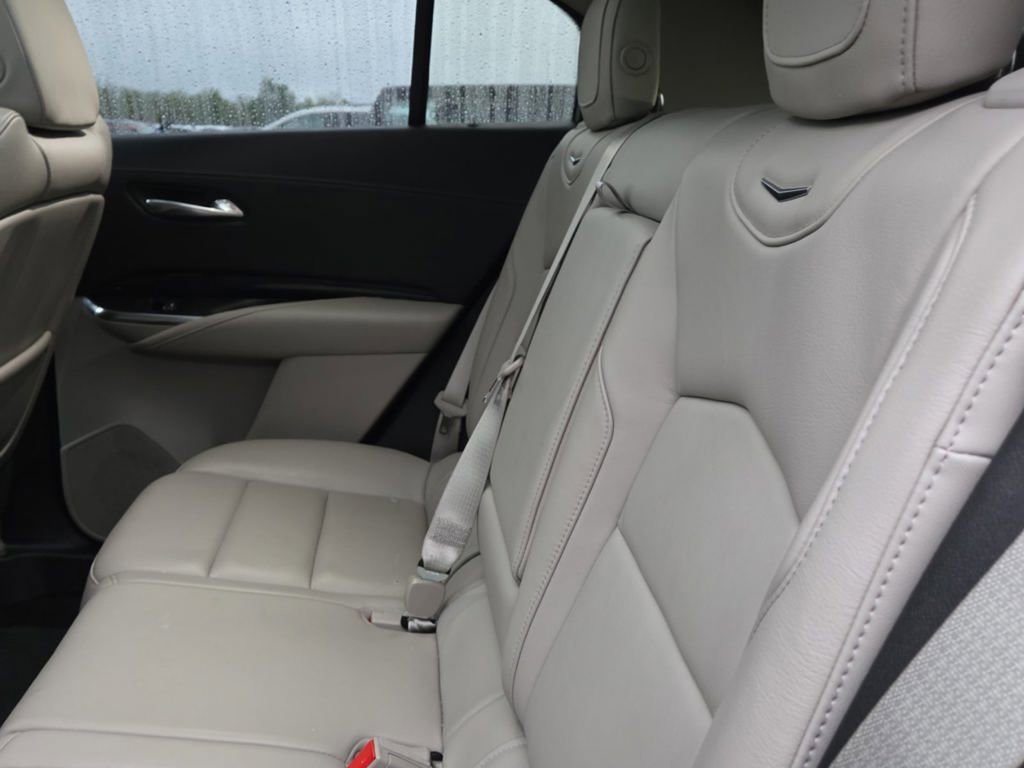 Used 2020 Cadillac XT4 Premium Luxury w/ Cold Weather Package AWD/4WD image 8
