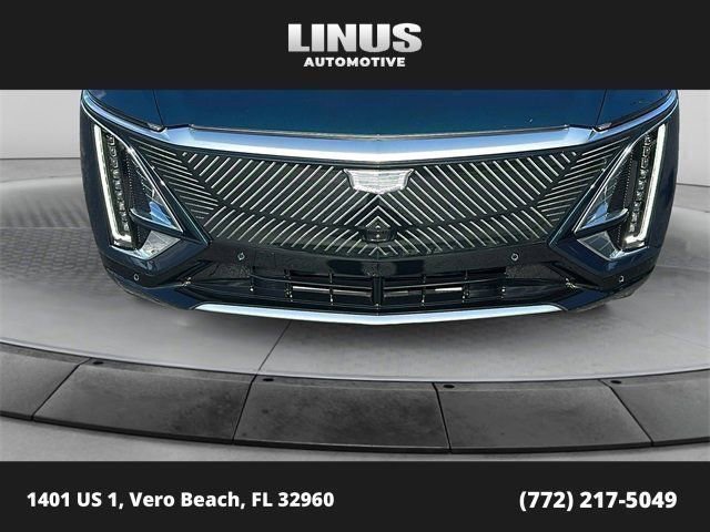 New 2026 Cadillac Lyriq Premium Luxury image 9