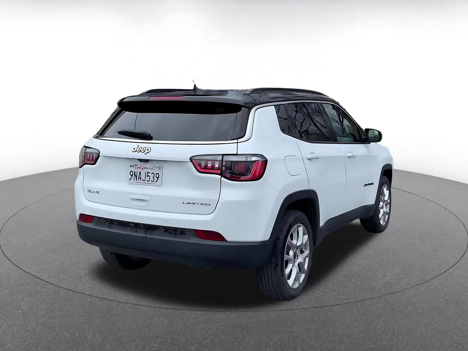 Used 2025 Jeep Compass Limited AWD/4WD image 14