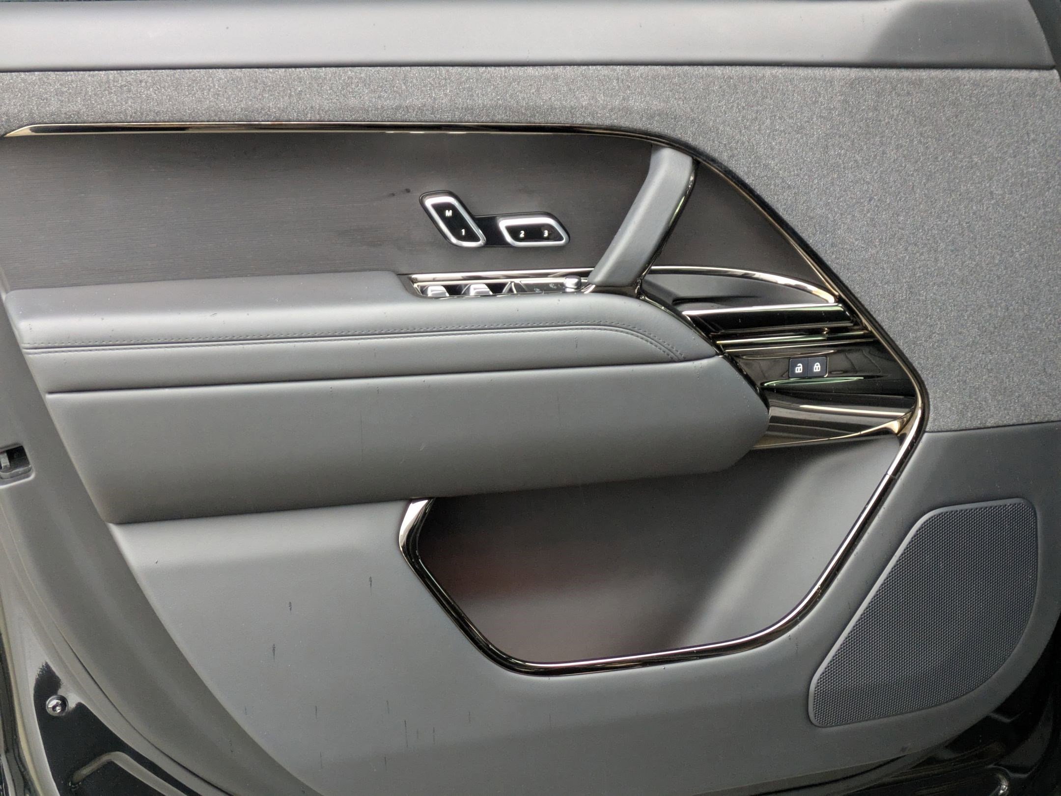 Certified 2024 Land Rover Range Rover Sport SE image 12