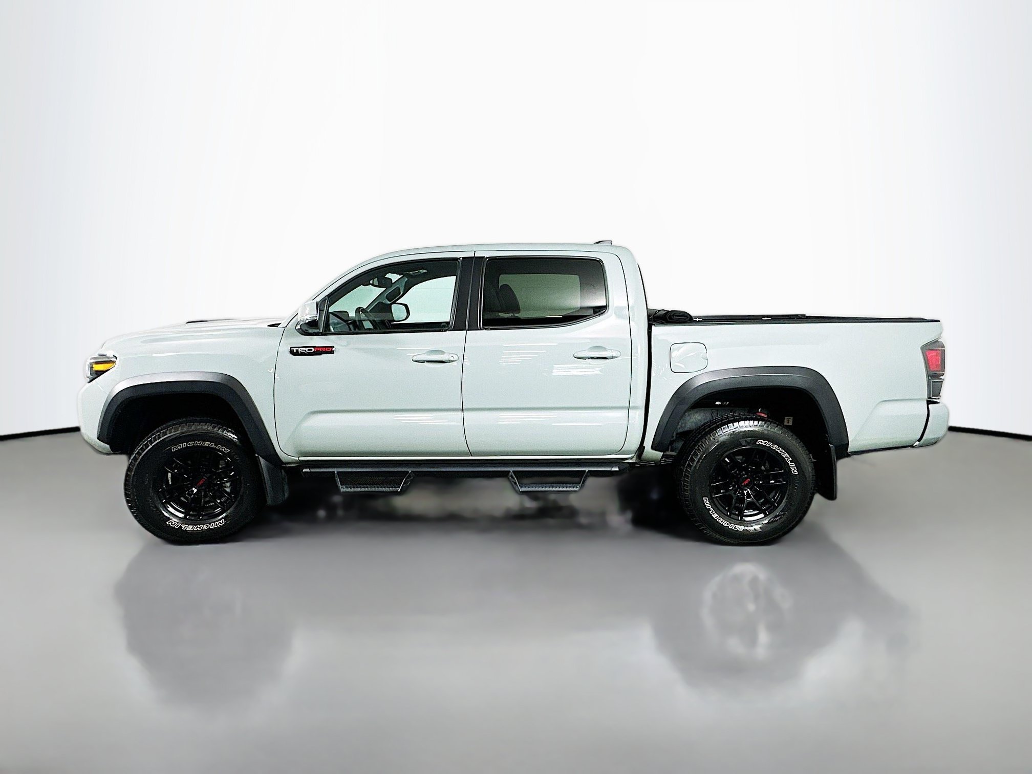 Used 2021 Toyota Tacoma TRD Pro AWD/4WD image 4