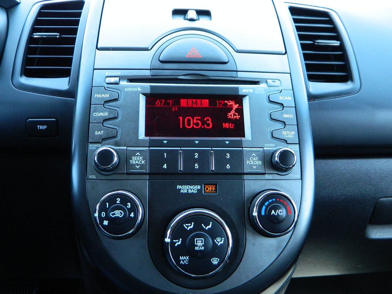 Used 2010 Kia Soul + image 19