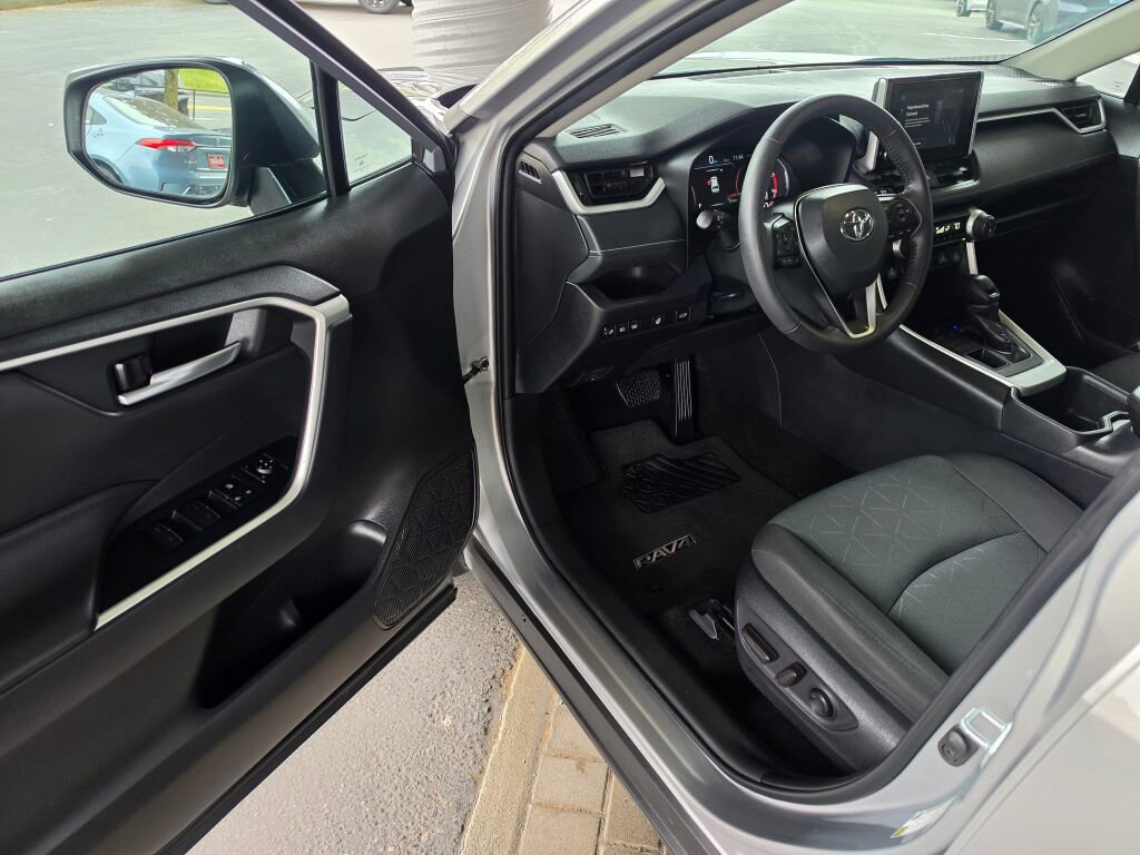 Used 2024 Toyota RAV4 XLE w/ Convenience Package AWD/4WD image 19