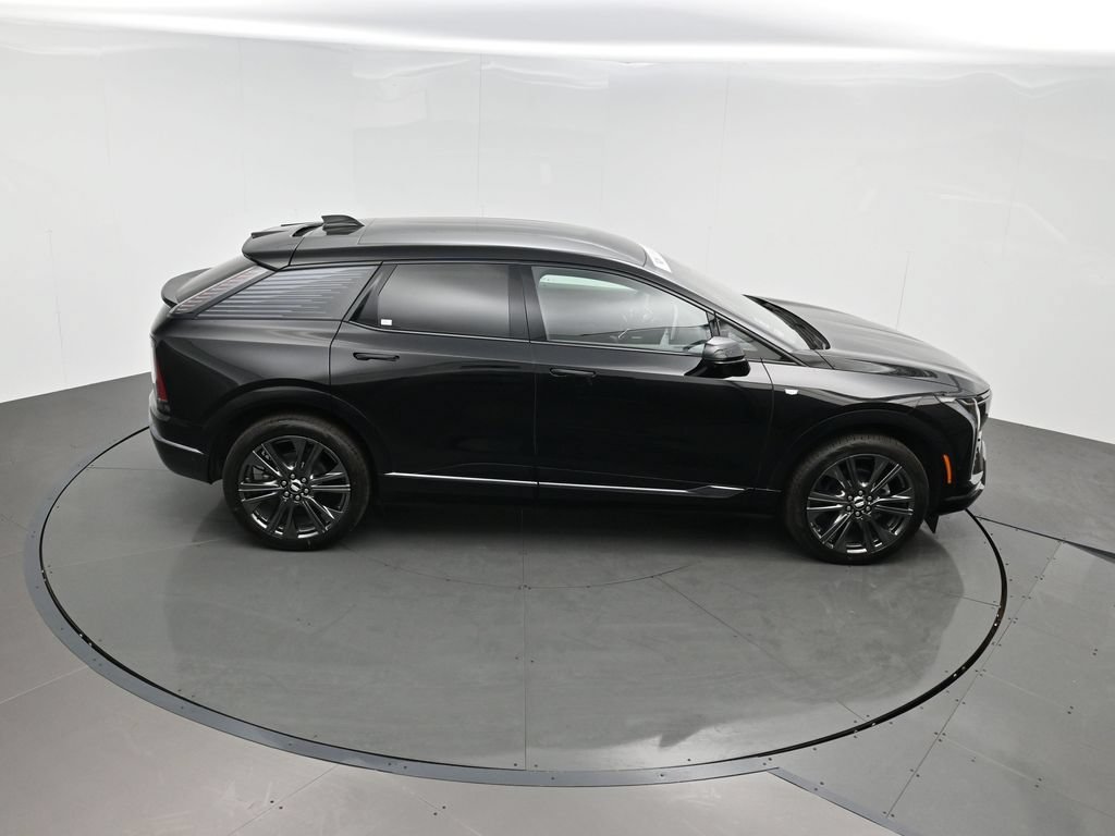 Used 2025 Cadillac Optiq Sport 2 AWD/4WD image 46