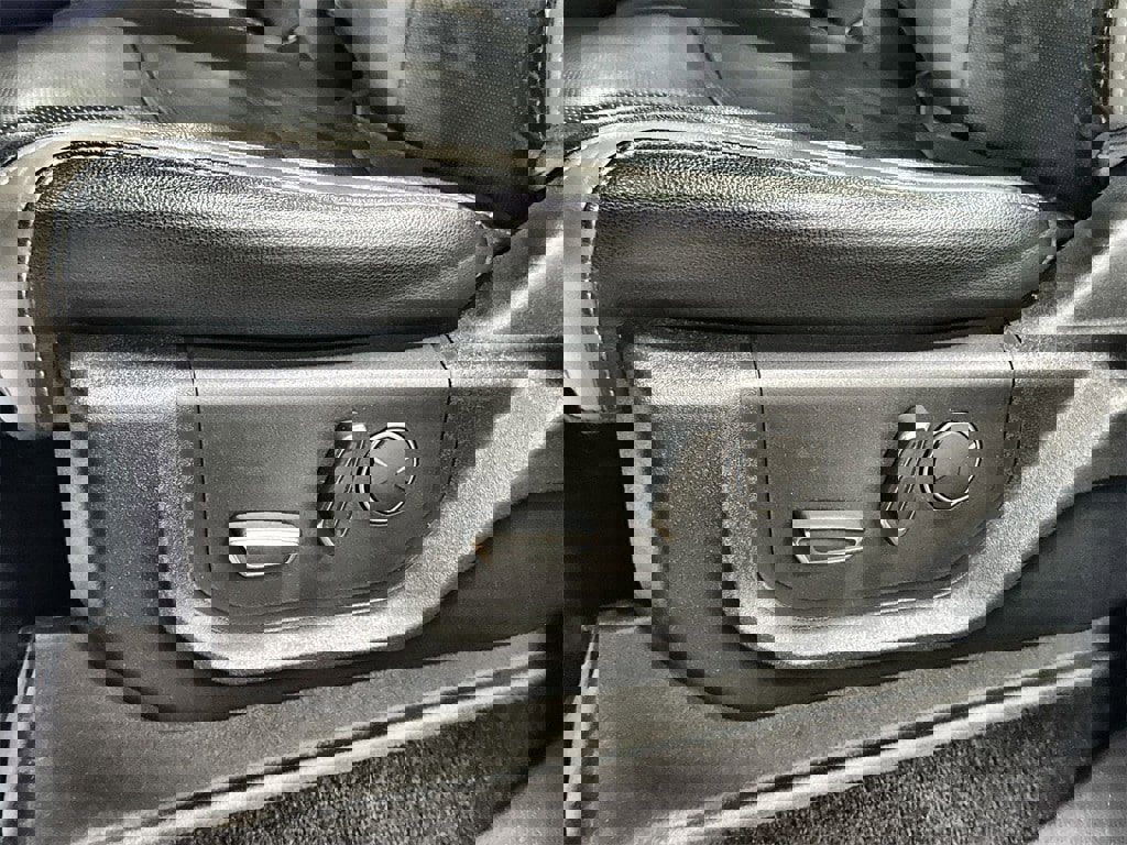 Used 2018 Ford F150 Raptor w/ Equipment Group 802A Luxury image 13