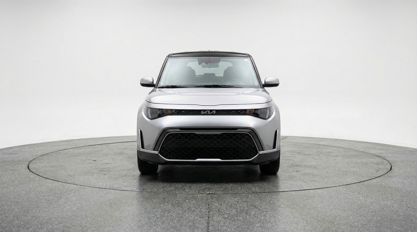 Used 2025 Kia Soul LX w/ LX Technology Package FWD image 2