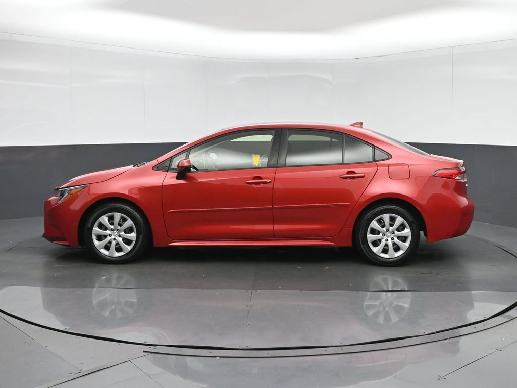 Used 2021 Toyota Corolla LE FWD image 4