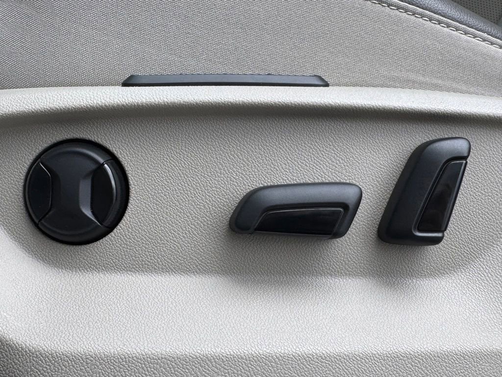 Used 2021 Volkswagen Atlas SEL Premium image 19