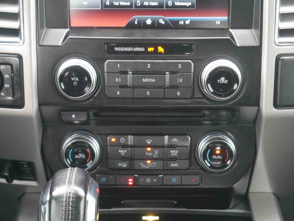 Used 2015 Ford F150 Lariat w/ Equipment Group 502A Luxury image 7