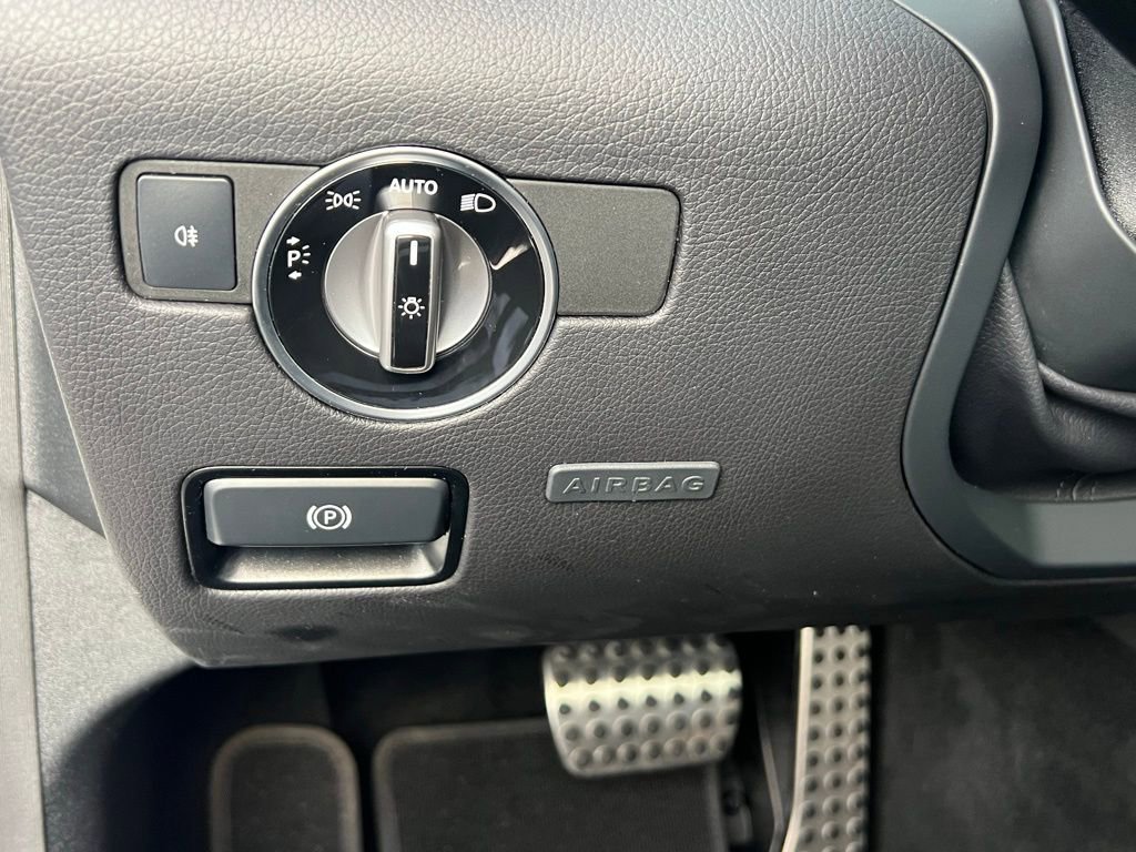 Used 2018 Mercedes-Benz SLC 300 image 24