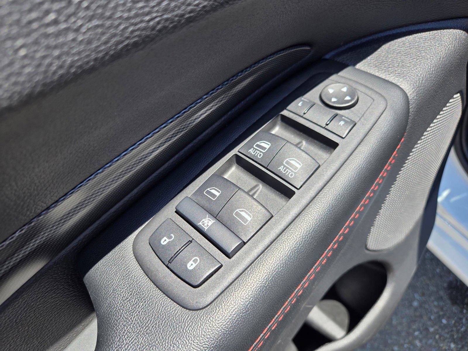 Used 2025 Dodge Durango GT AWD/4WD image 14