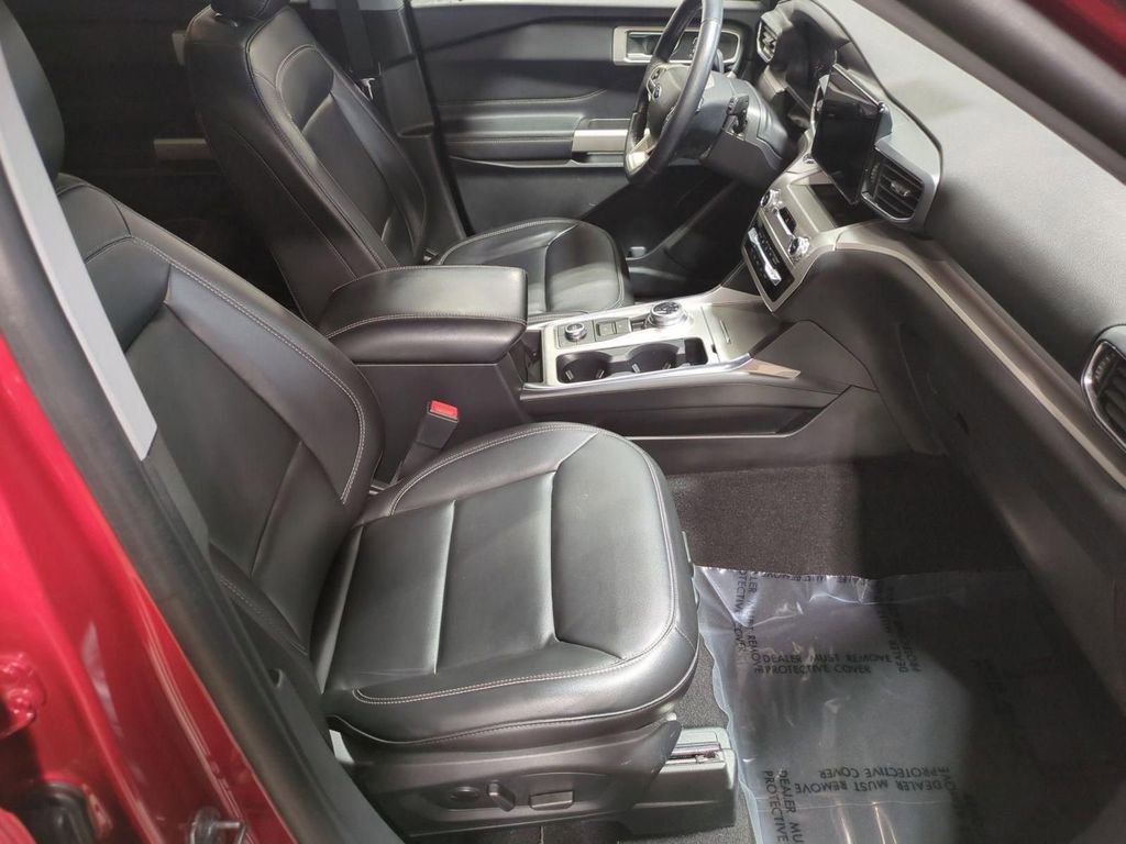 Used 2023 Ford Explorer XLT w/ Equipment Group 202A image 30