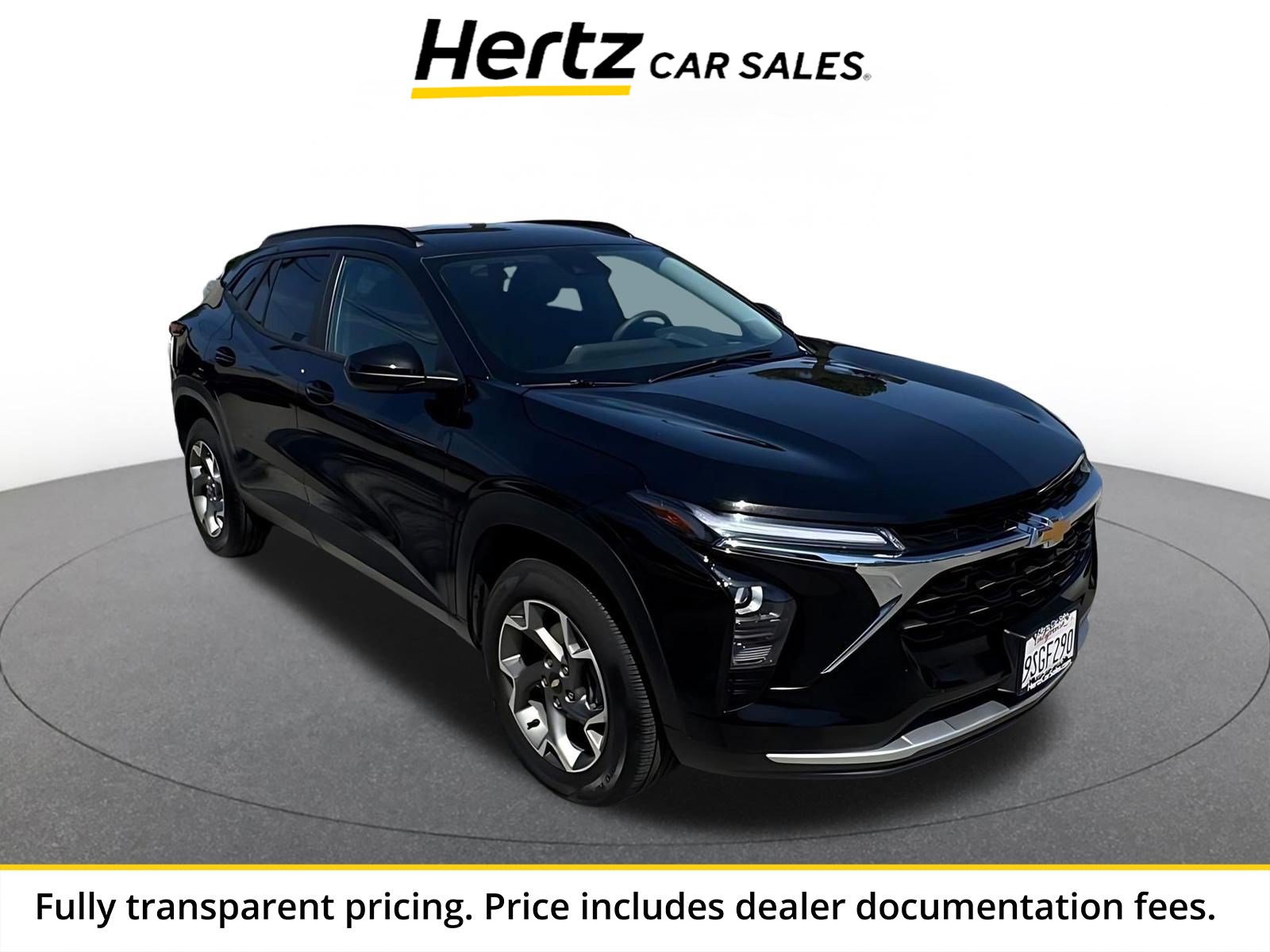 Used 2025 Chevrolet Trax LT FWD image 1
