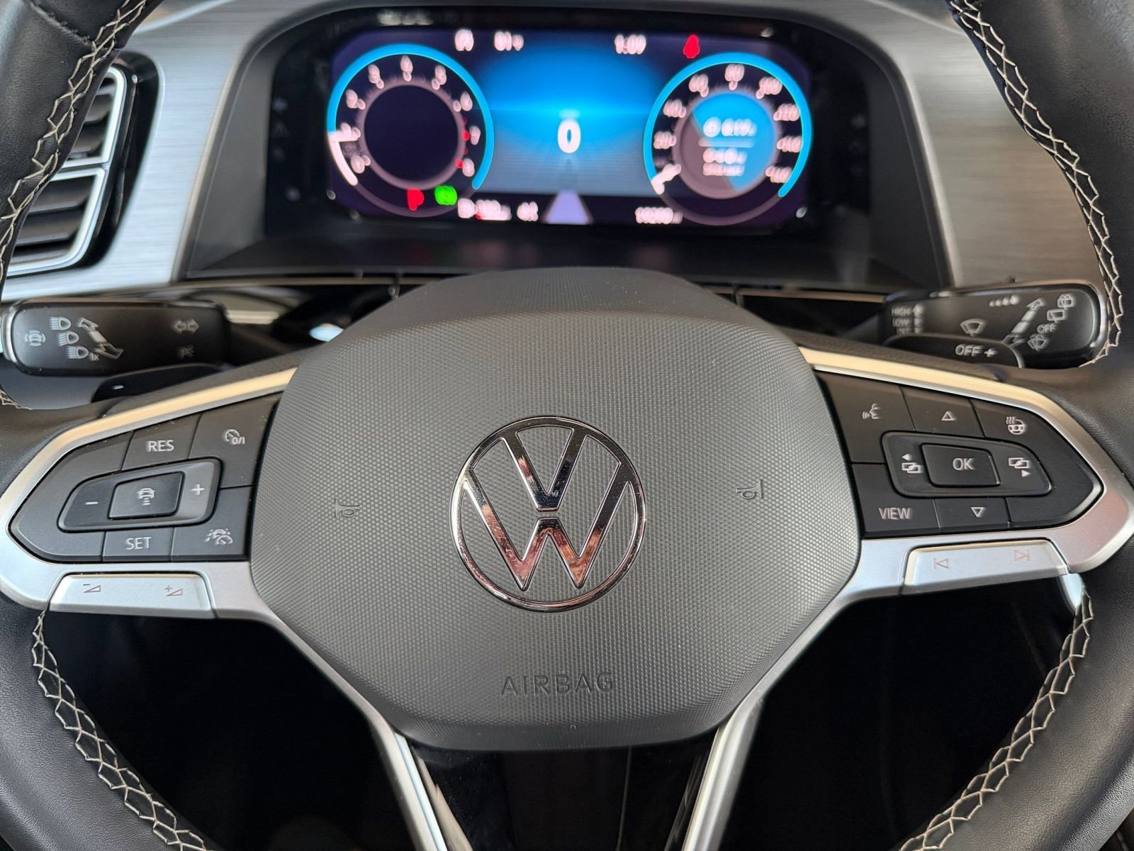 Used 2025 Volkswagen Atlas Cross Sport SE image 28