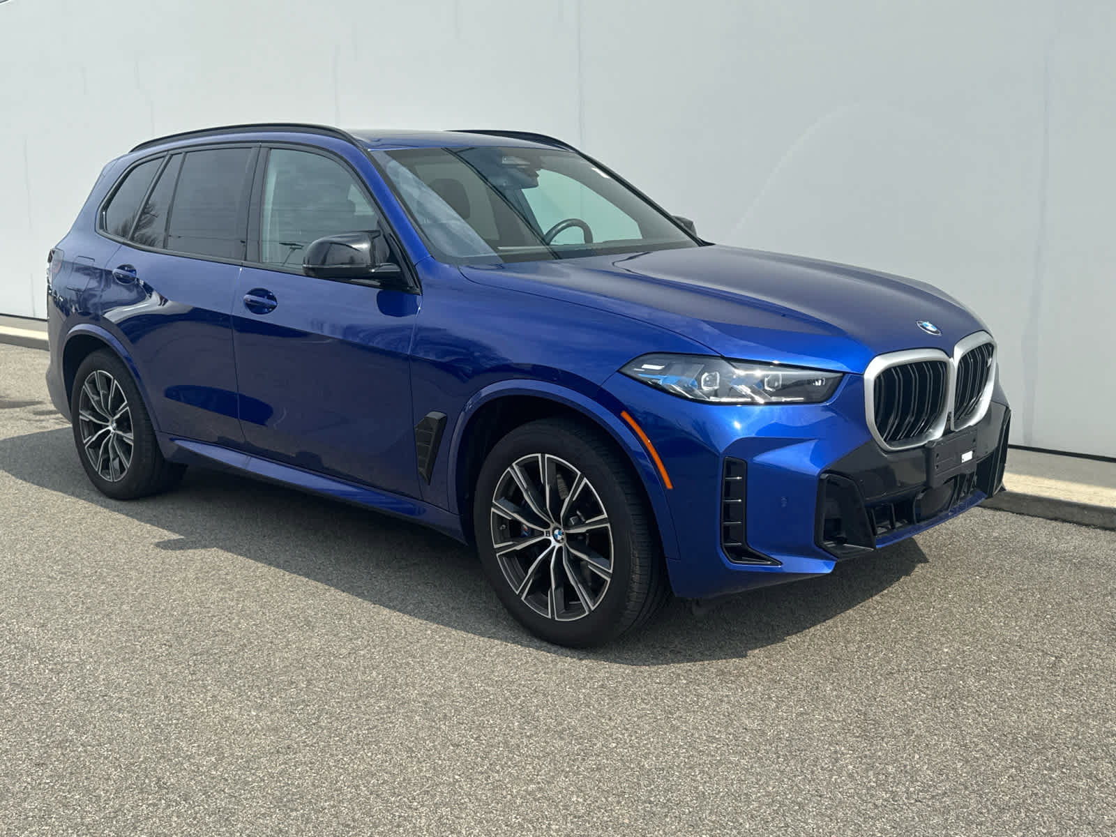 Used 2026 BMW X5 M60i image 2