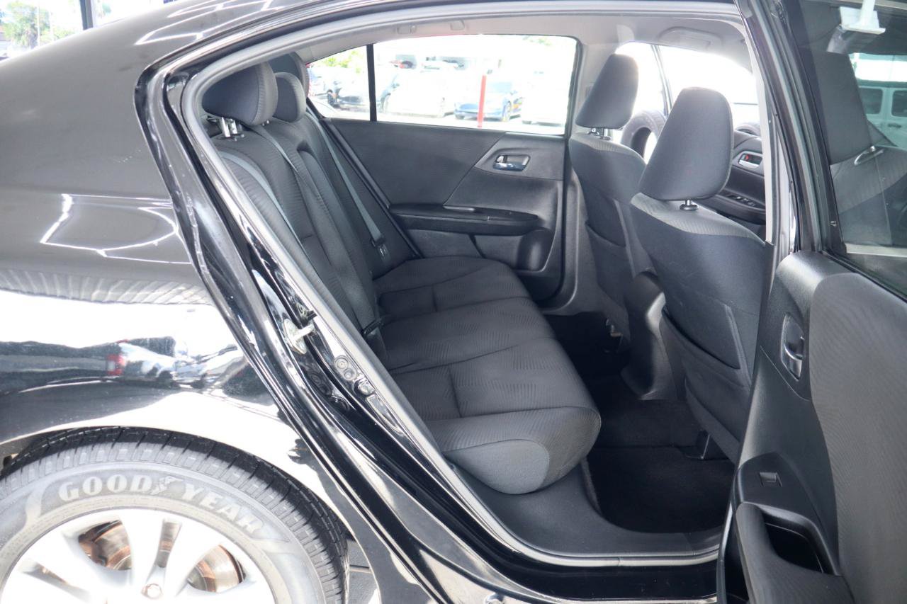 Used 2015 Honda Accord LX image 32