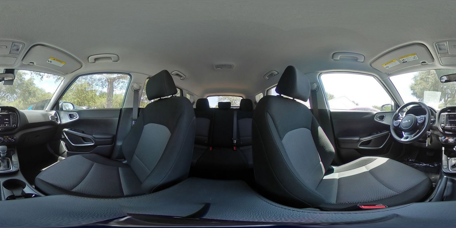 Used 2025 Kia Soul LX w/ LX Technology Package FWD image 40